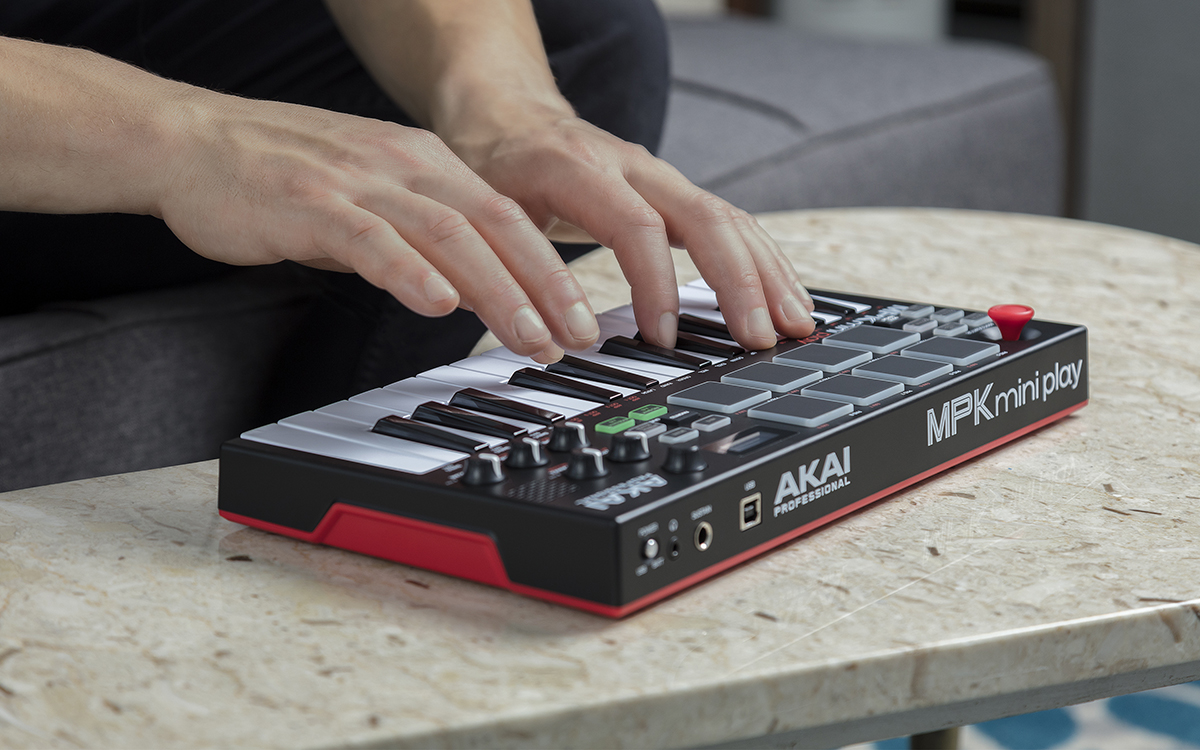 AKAI Professional MPK Mini MK3 – Clavier MIDI USB Portable avec 25 Touches,  8 Pads et Logiciels