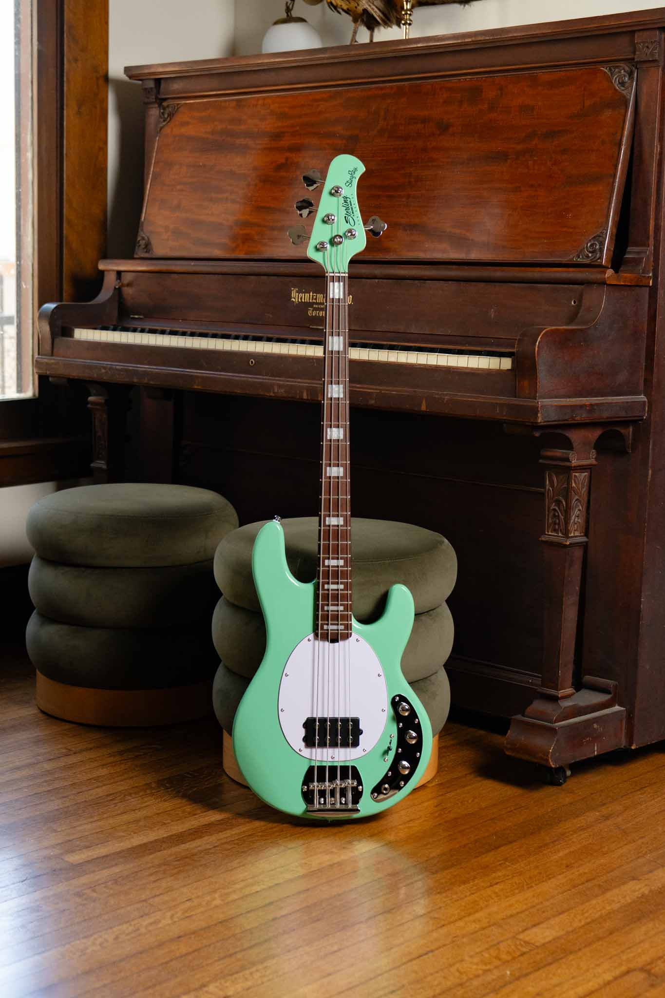 StingRay Plus SUB Série Sterling by Music Man 4 cordes Seafoam Green