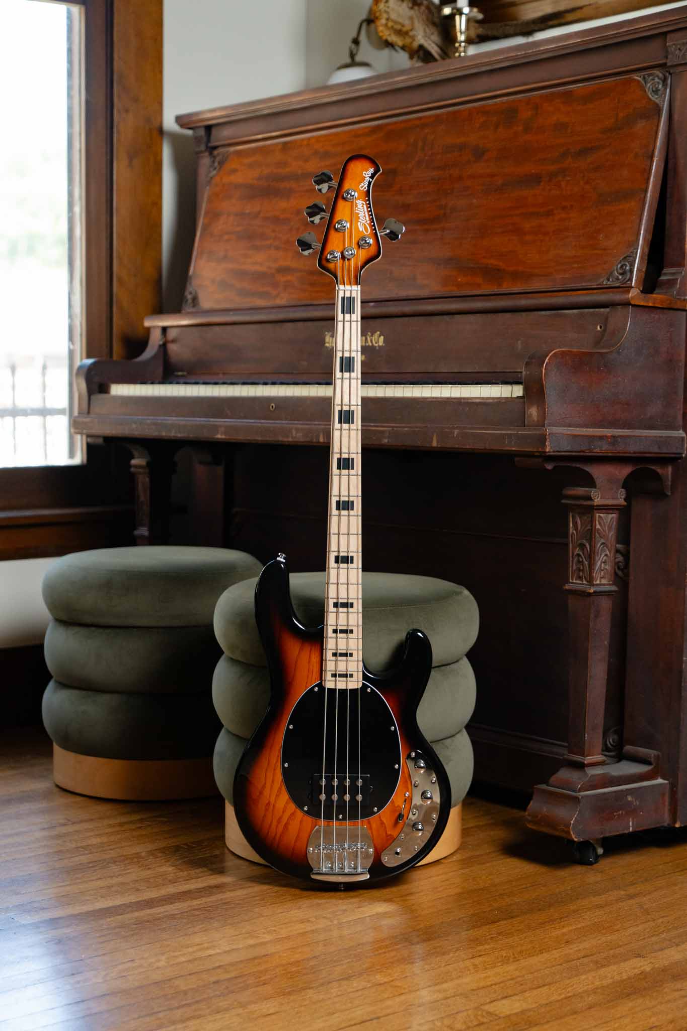 StingRay Plus SUB Série Sterling by Music Man 4 cordes Vintage Sunburst