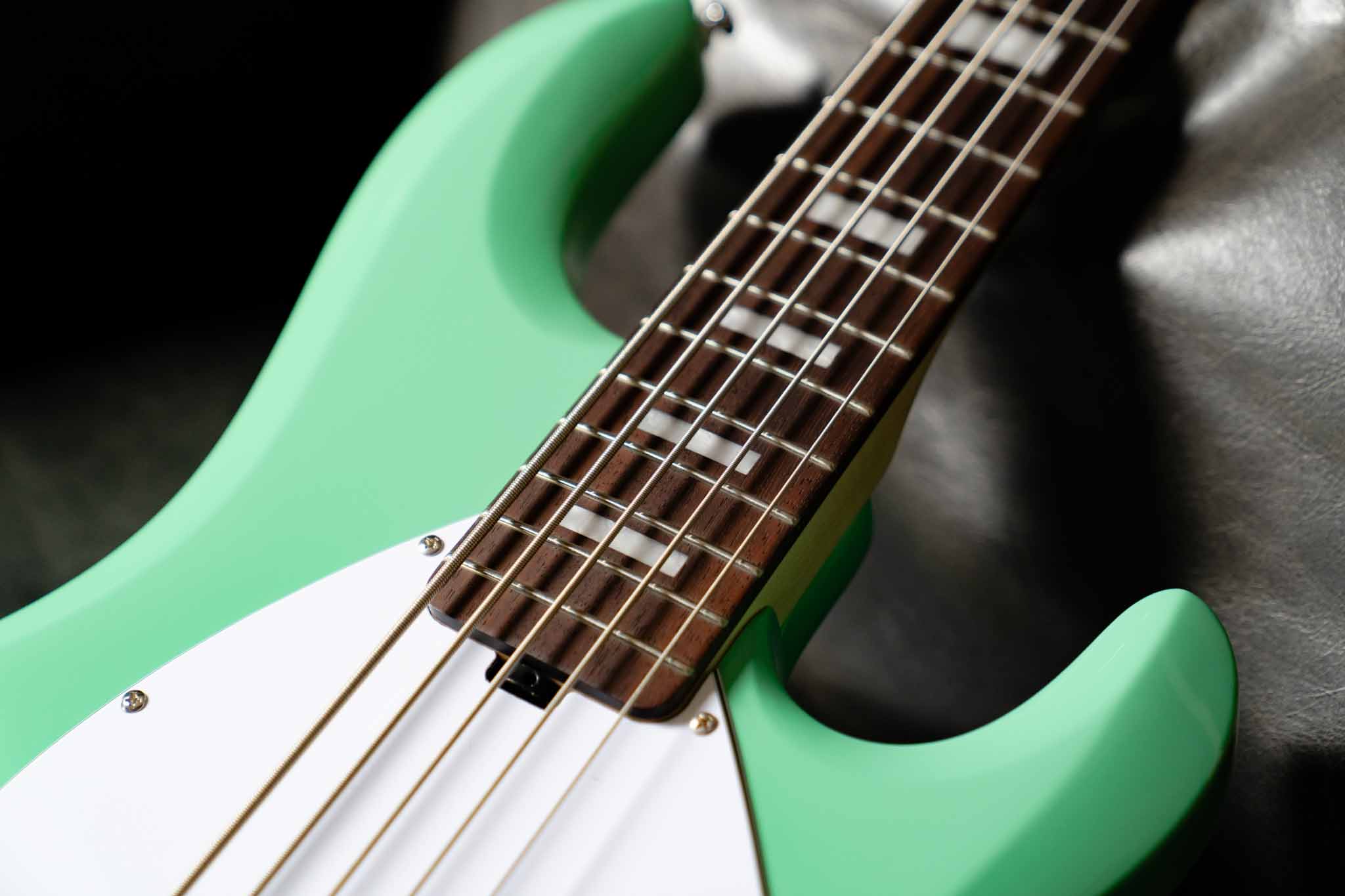 StingRay Plus SUB Série Sterling by Music Man 5 cordes Seafoam Green