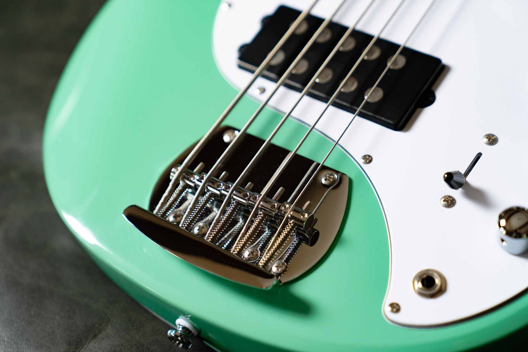 StingRay Plus SUB Série Sterling by Music Man 5 cordes Seafoam Green chevalet