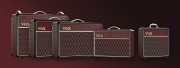 La série AC Custom en Black & Maroon 