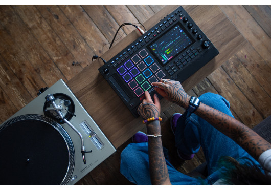 AKAI PROFESSIONAL STATIONS DE PRODUCTION MPC-LIVE3