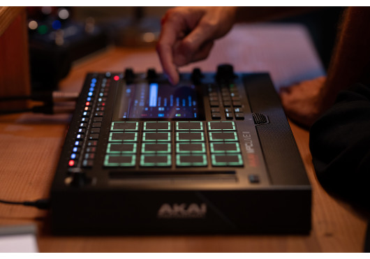 AKAI PROFESSIONAL STATIONS DE PRODUCTION MPC-LIVE3