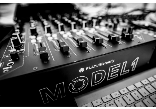 ALLEN & HEATH Tables de mixage DJ MODEL1
