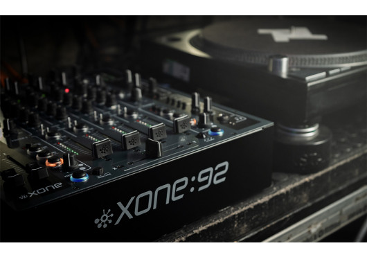 ALLEN & HEATH TABLES DE MIXAGE DJ XONE-92-MK2