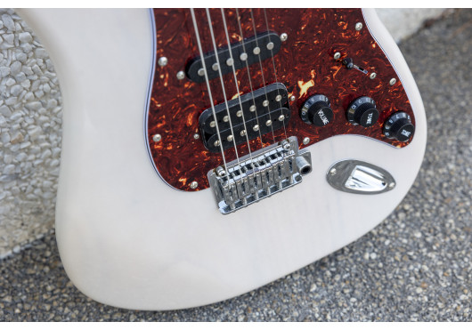 ST451-WHT EKO GUITARES ÉLECTRIQUES ST451-WHT